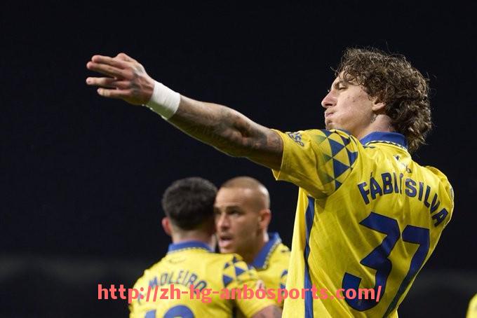 安博体育-英超赛场全场最佳球员评选机制及代表案例解读