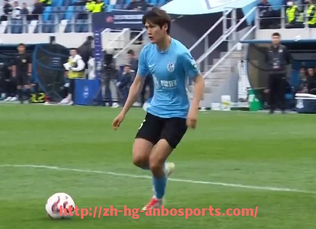 安博体育-天津权健足球队在中超联赛中的表现及历程