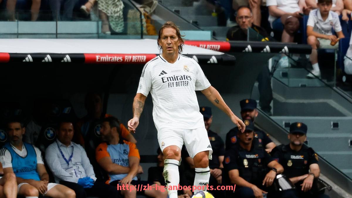 安博体育-世俱杯比赛中断情况汇总:气候、意外与技术故障原因分析